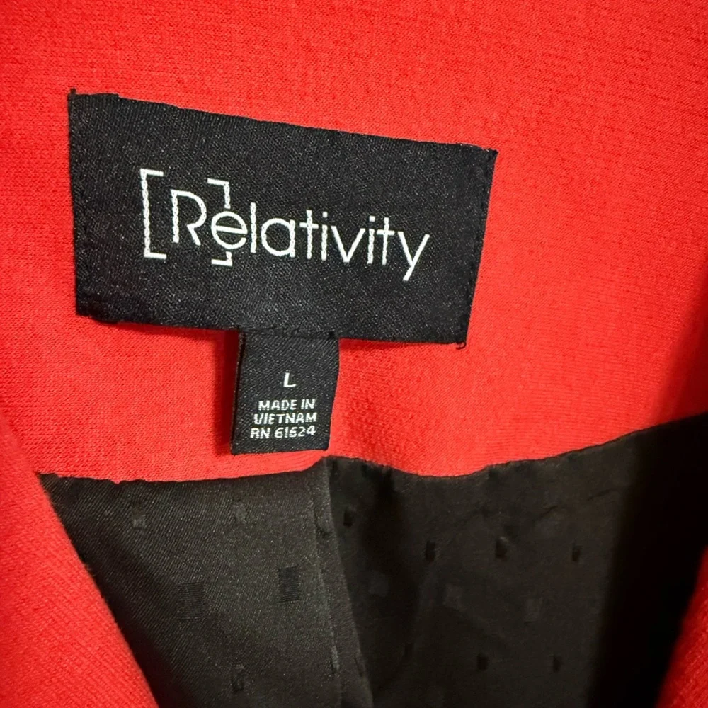 Relativity Vibrant Red with Black Detail - Picture 3 of 6